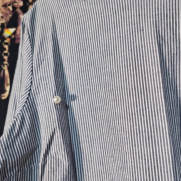 C021. Women's Beautuful Blue Striped Shirt With Pearls - Picture 2 of 6